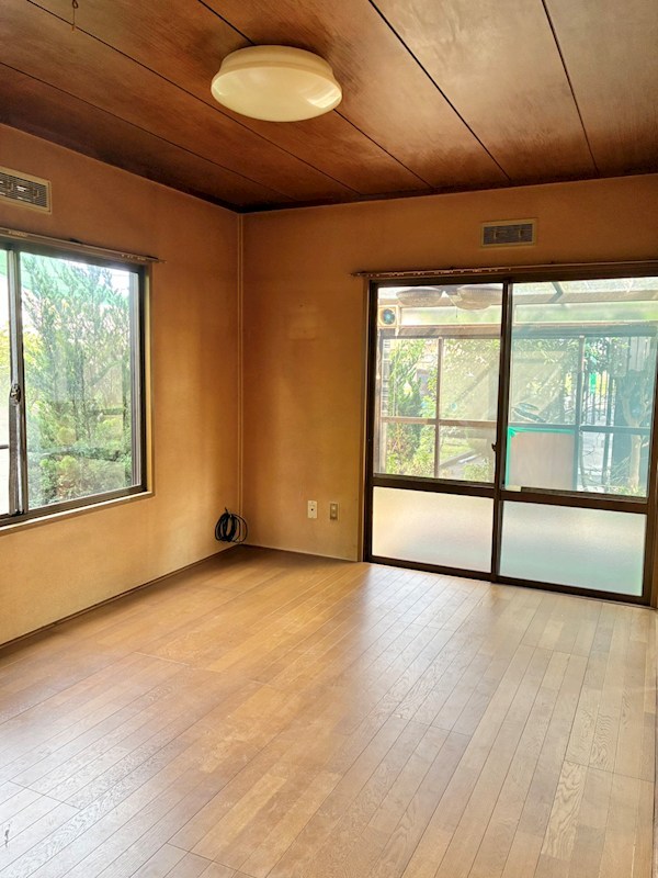瀬名川3丁目　中古戸建 内観写真（リビング以外の居室）