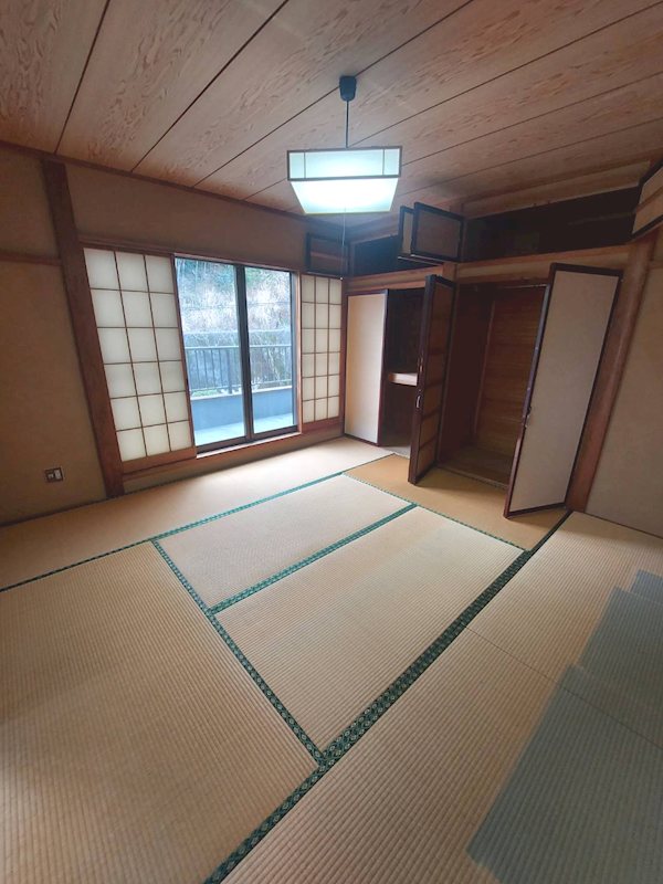 藤枝市南駿河台三丁目　中古住宅 内観写真（リビング以外の居室）
