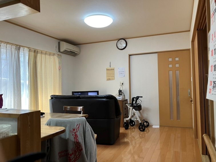 草薙二丁目　戸建 内観写真（リビング）