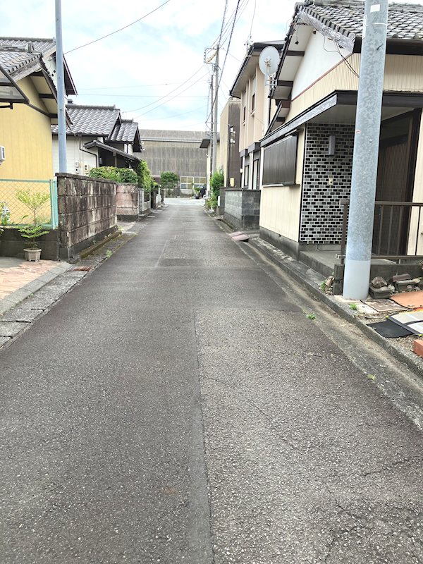 静岡県焼津市中里 現地写真（前面道路含む現地写真）
