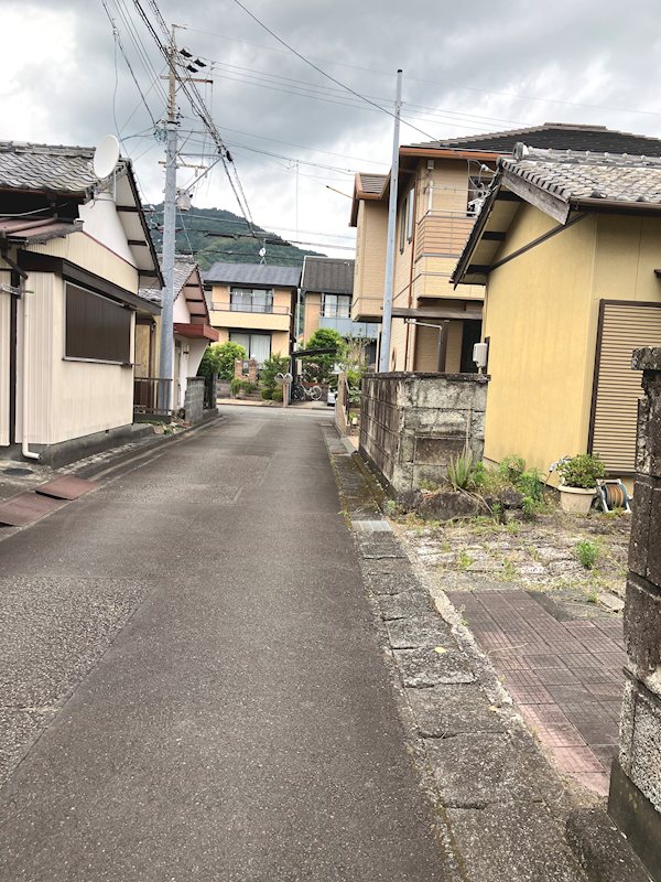 静岡県焼津市中里 現地写真（前面道路含む現地写真）