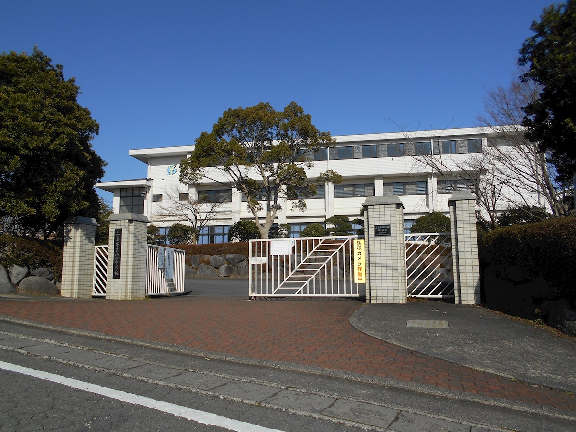 三島市旭ヶ丘24-16 中学校