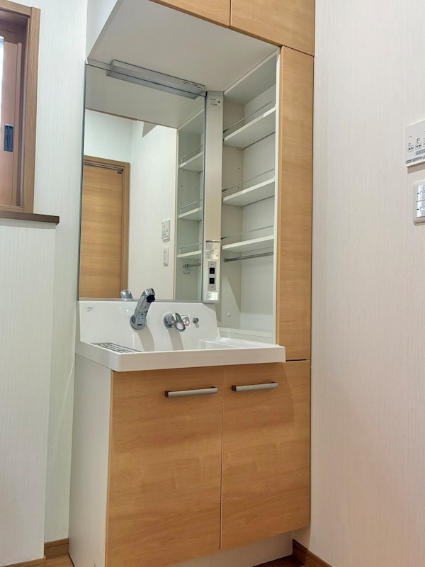 入江一丁目　戸建 内観写真（洗面台・洗面所）