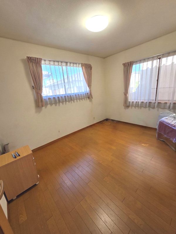 藤枝市田沼3丁目　中古戸建 内観写真（リビング以外の居室）