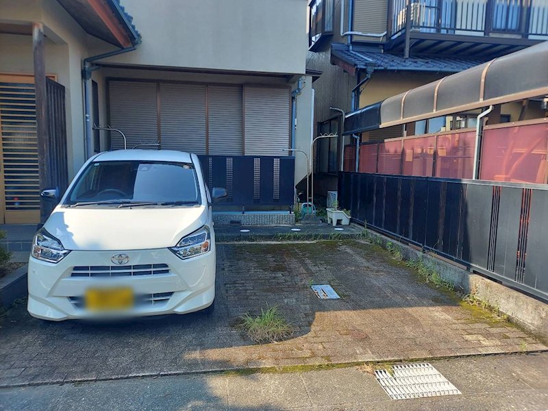 藤枝市田沼3丁目　中古戸建 現地写真（駐車場）