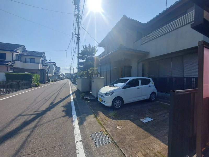 藤枝市田沼3丁目　中古戸建 現地写真（前面道路含む現地写真）