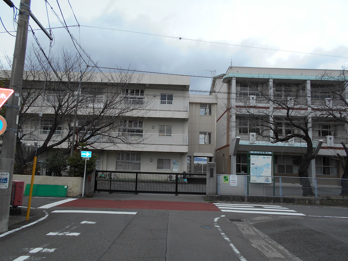 沼津市市場町3-15 小学校