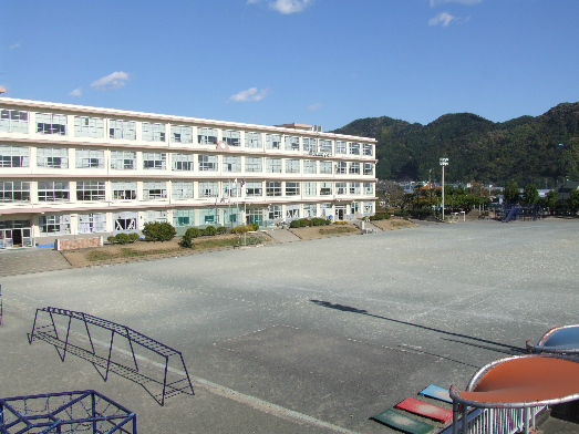 あさはたヶ丘の家 小学校