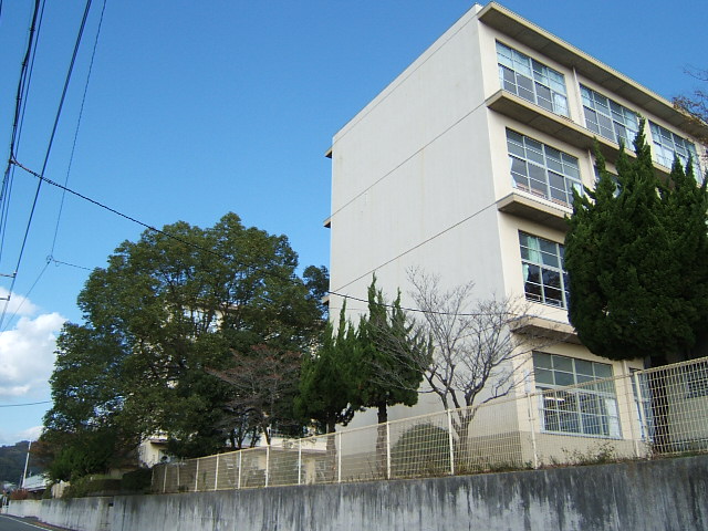 あさはたヶ丘の家 中学校