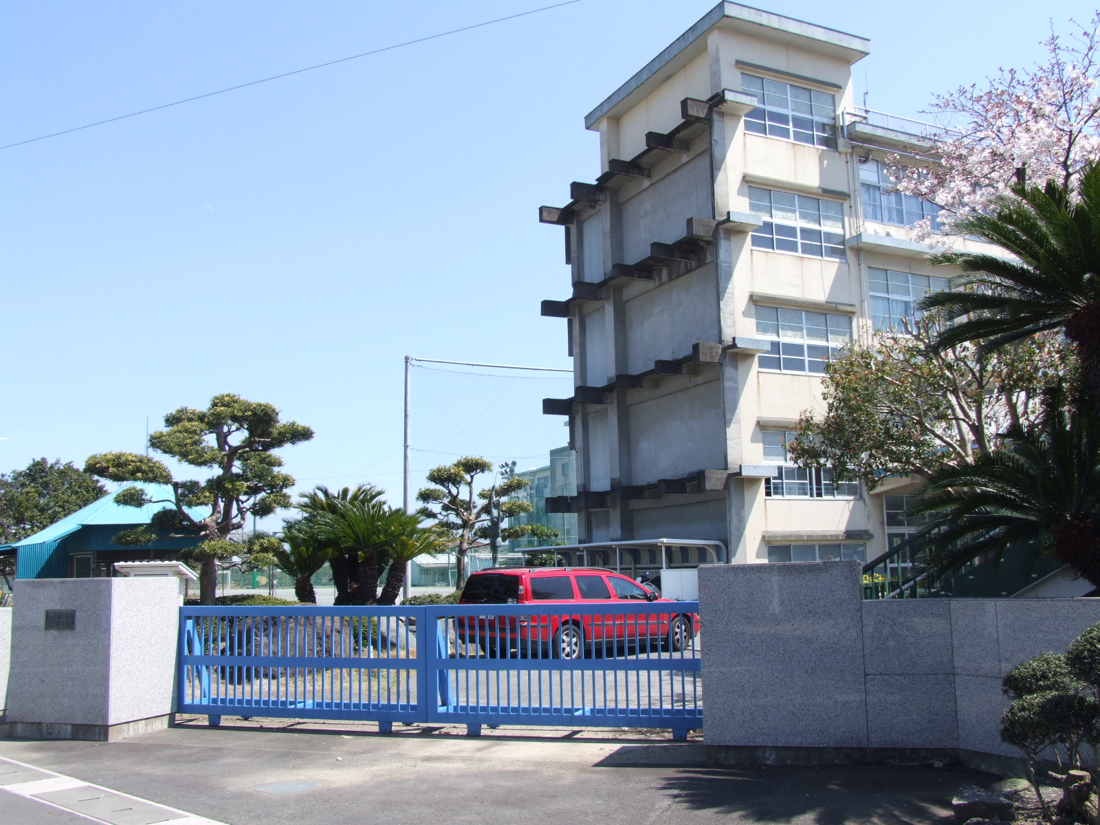 静岡県静岡市駿河区広野３丁目3-3 小学校