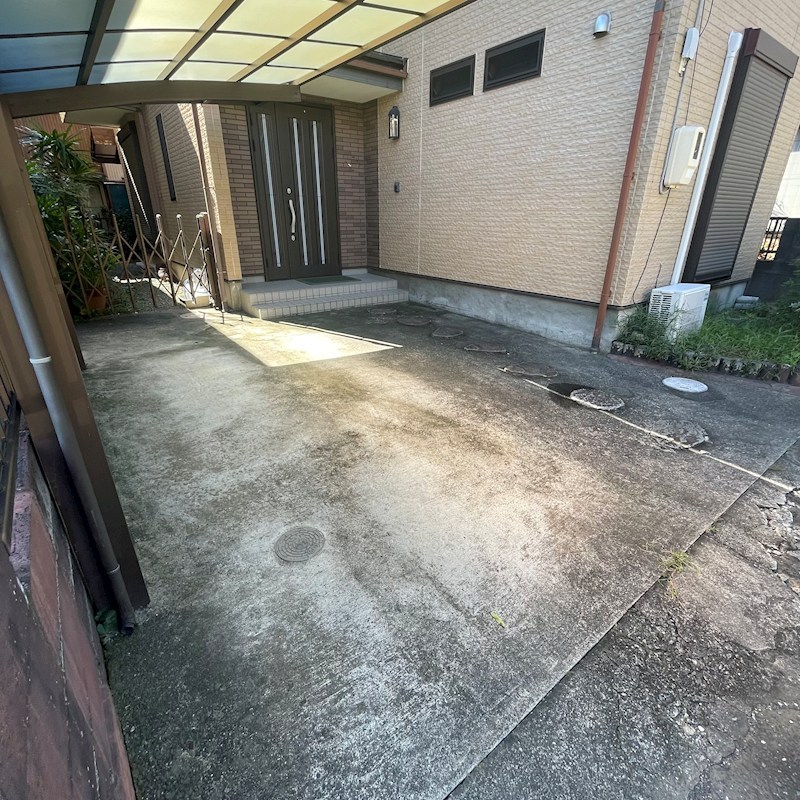 中吉田11-4　中古戸建 現地写真（駐車場）