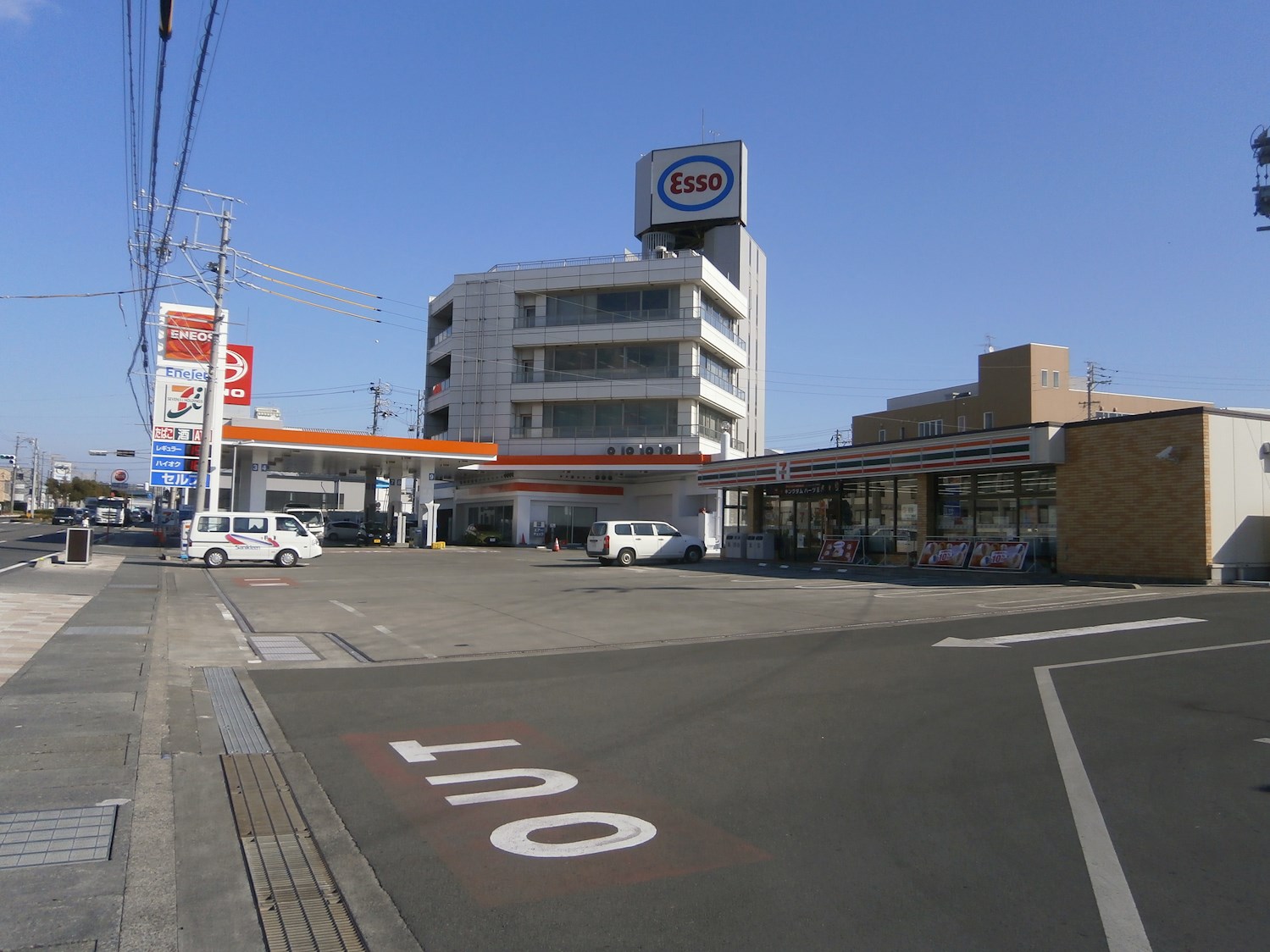 中吉田11-4　中古戸建 コンビニ