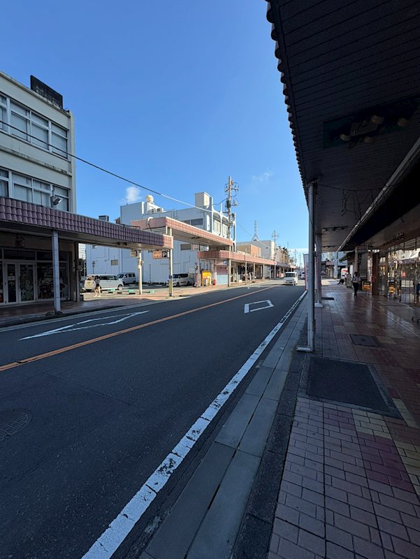 富士市本町　店舗付き住宅 現地写真（前面道路含む現地写真）