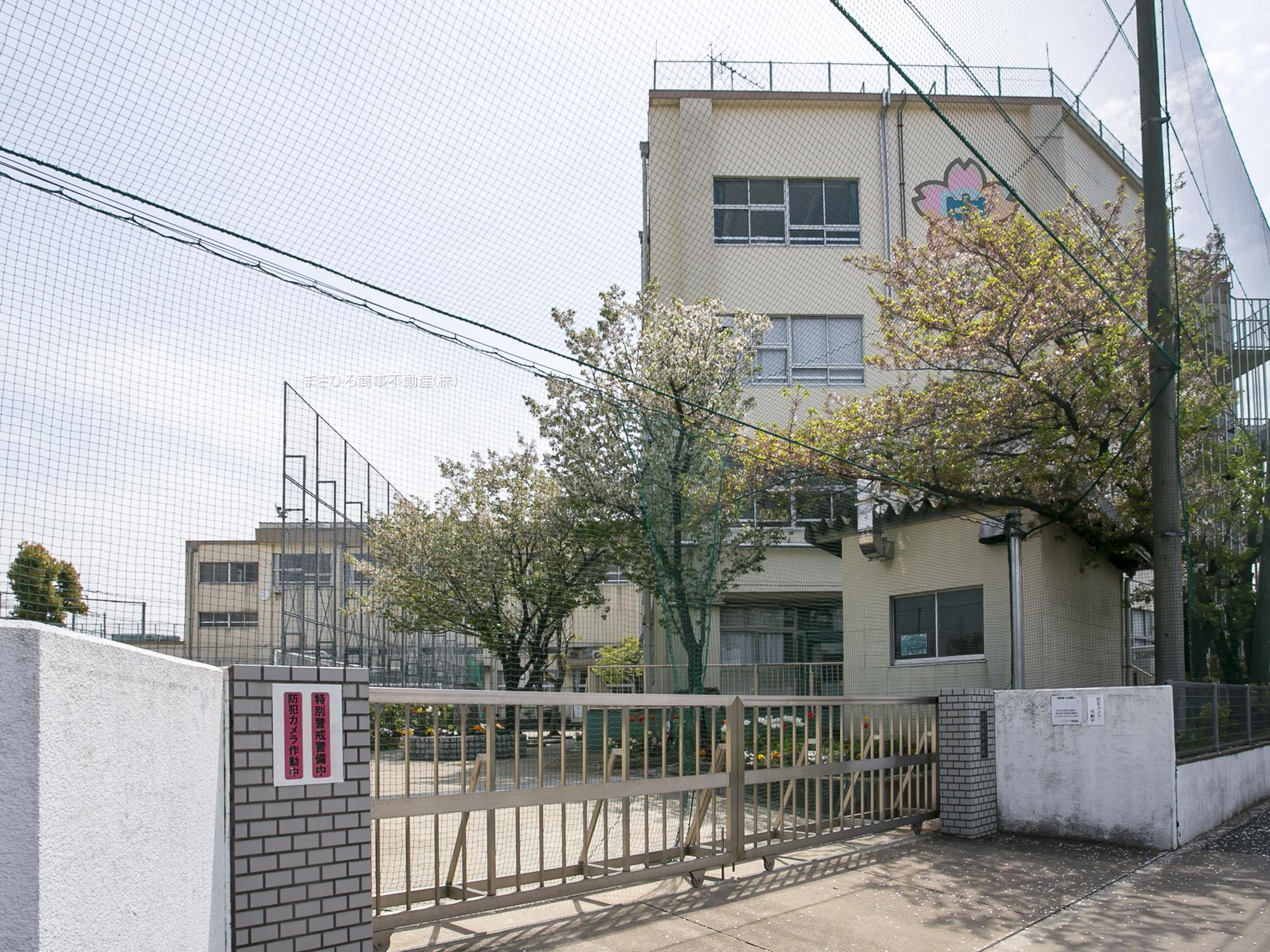 ニューサイトマンション足立 中学校