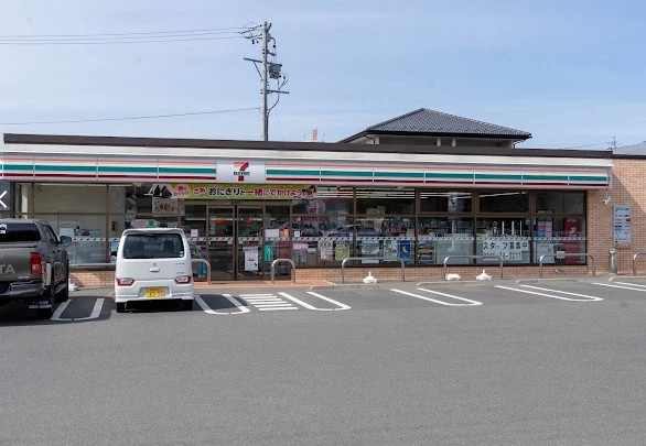 ラ・ムール・シェモア コンビニ