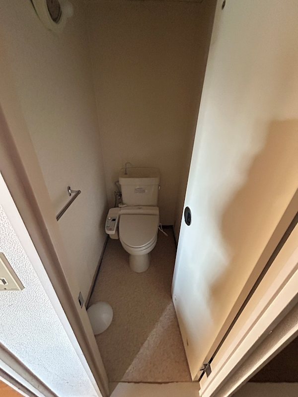 愛知県名古屋市千種区千代が丘 内観写真（トイレ）