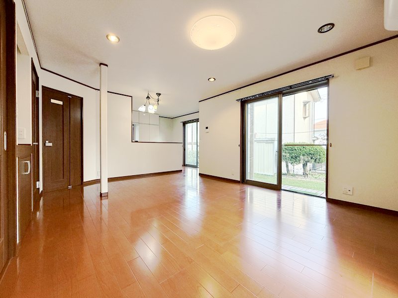 東浦賀2丁目中古戸建 内観写真（リビング）