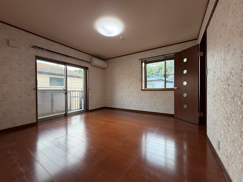 東浦賀2丁目中古戸建 内観写真（リビング以外の居室）