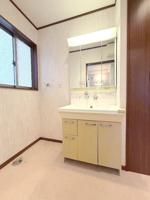 東浦賀2丁目中古戸建 内観写真（洗面台・洗面所）