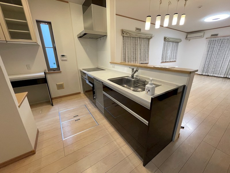 佐島の丘2丁目　中古戸建 内観写真（キッチン）