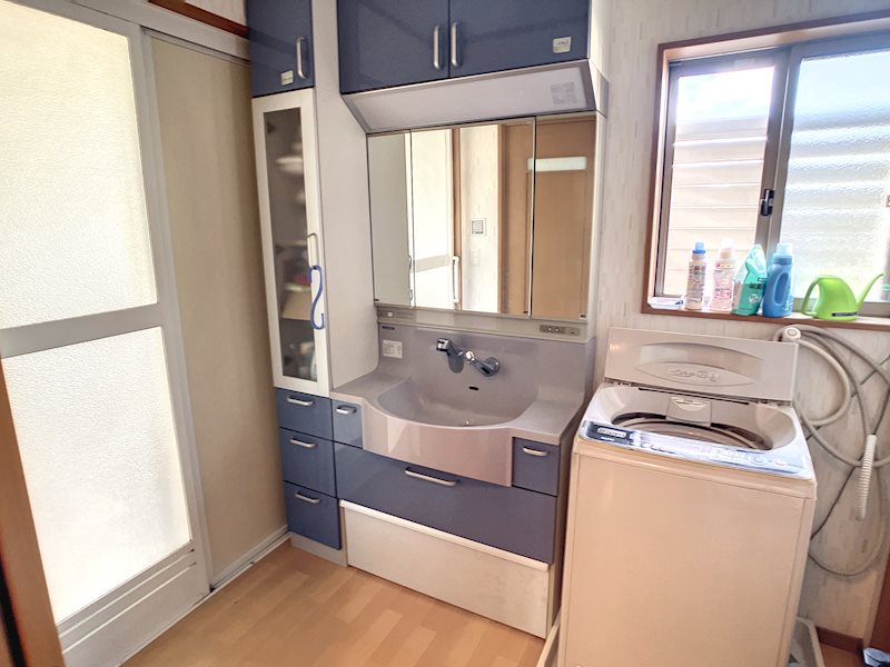 収納が多くとられた洗面台は使い易そうです。 袋井市愛野南 その他