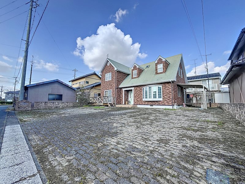 駐車スペースも充分確保されており、急な来客にも安心ですね。 袋井市下山梨1丁目 その他