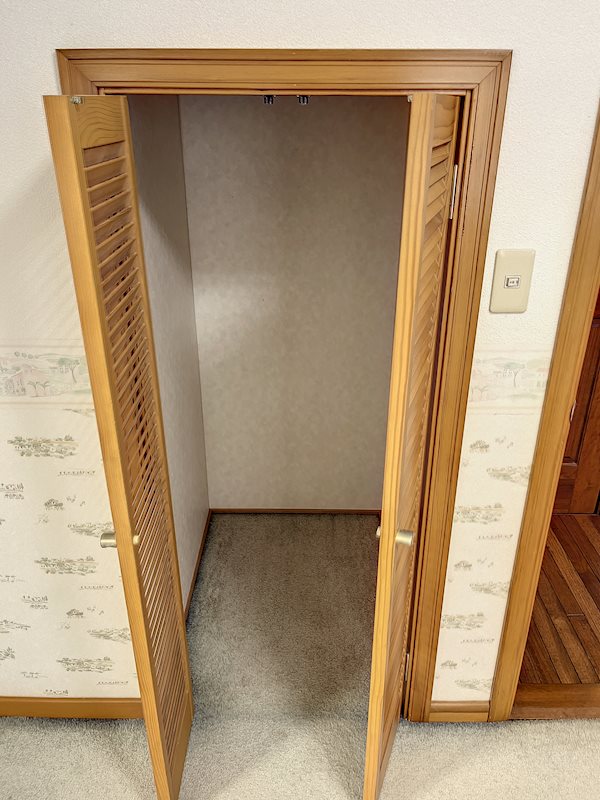 東側洋室の収納スペースです。 袋井市下山梨1丁目 その他