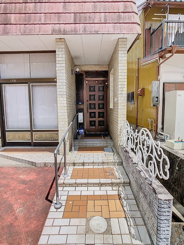 掛川市下俣 現地写真（玄関）