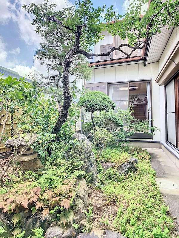 掛川市下俣 現地写真（庭）