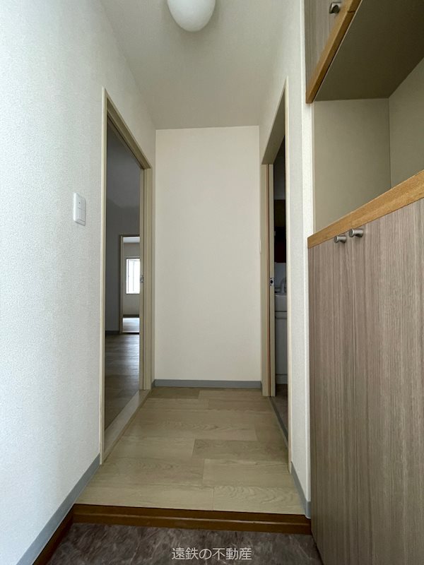 ラシーヌ広沢 現地写真（玄関）