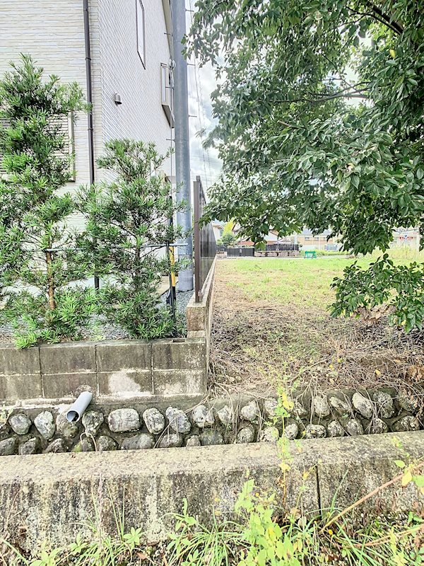 北側の東境界線です 菊川市潮海寺 その他