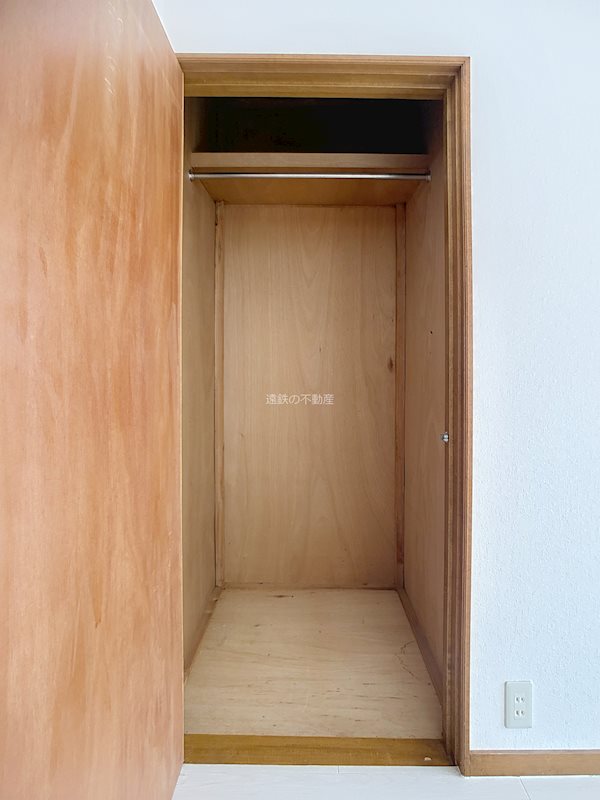 2階洋室6.5帖 収納スペース 磐田市豊岡 その他