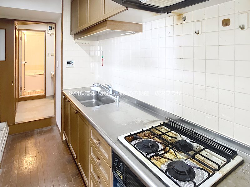 広沢プラザ TEL456-0055 までお気軽にお問い合わせください。 ロイヤルシャトー高丘 その他