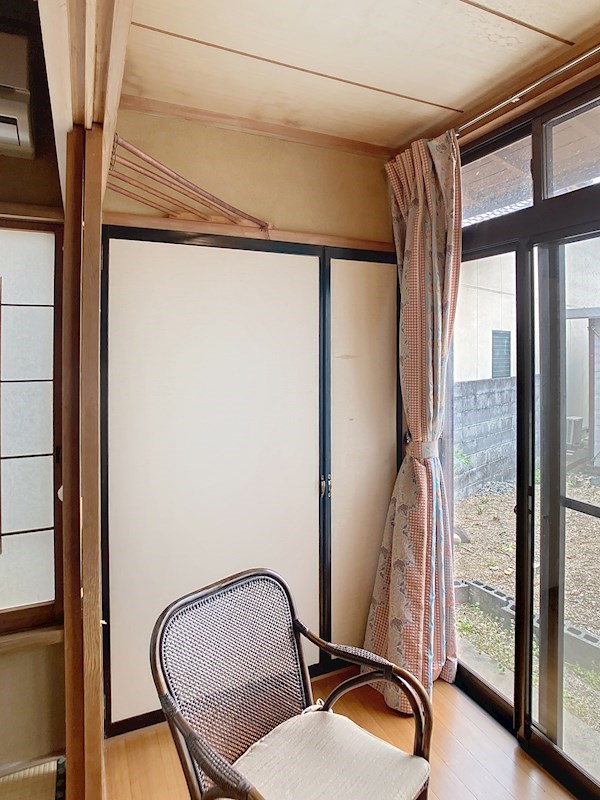 南側の広縁には大きな収納があります。 掛川市二瀬川 その他