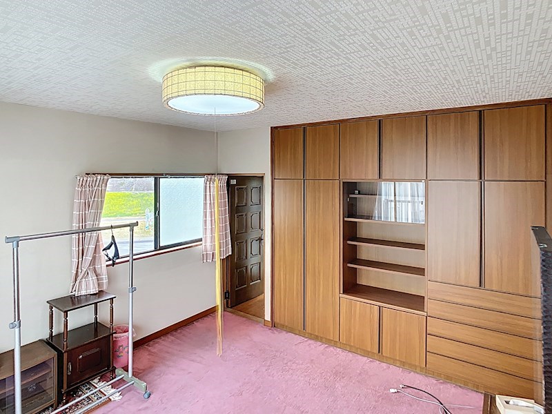 窓が2か所あり風が通ります。 掛川市二瀬川 その他