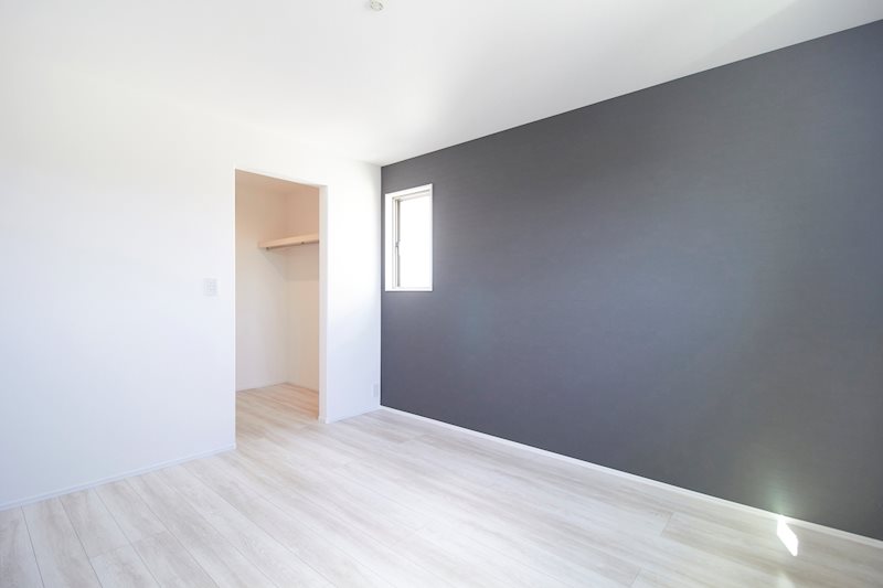 アクセントクロスを採用した主寝室。 袋井市下山梨 その他