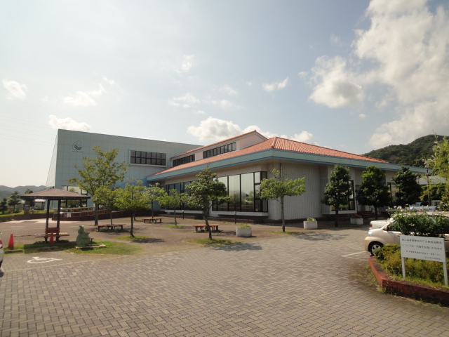 浜松市浜名区細江町中川 図書館