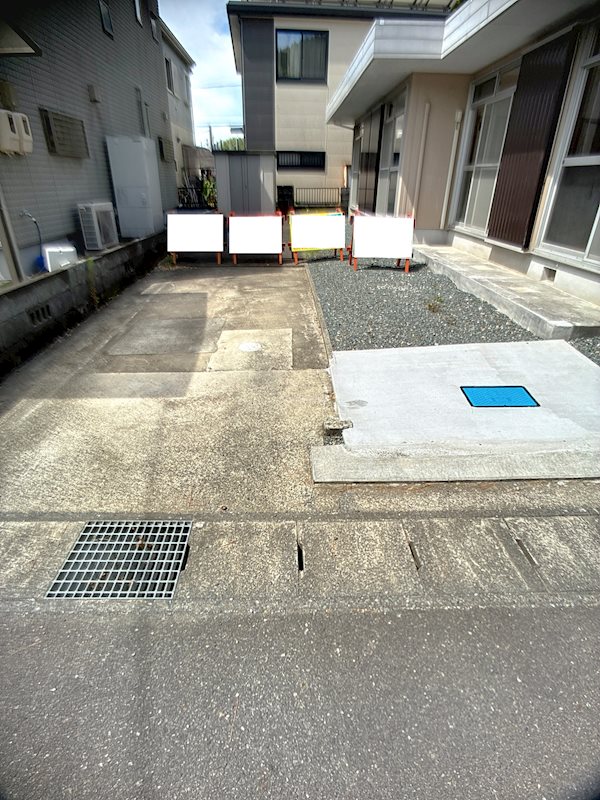 静岡県藤枝市藤岡４丁目 現地写真（駐車場）