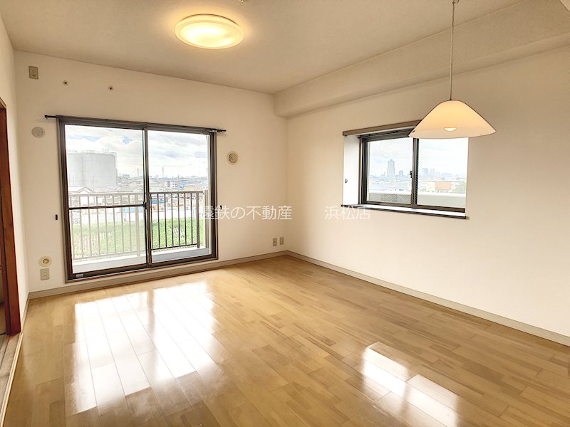 居住中物件につき、同間取の部屋の写真を掲載。当該物件は角部屋ではございません。 藤和ハイタウン上島 その他