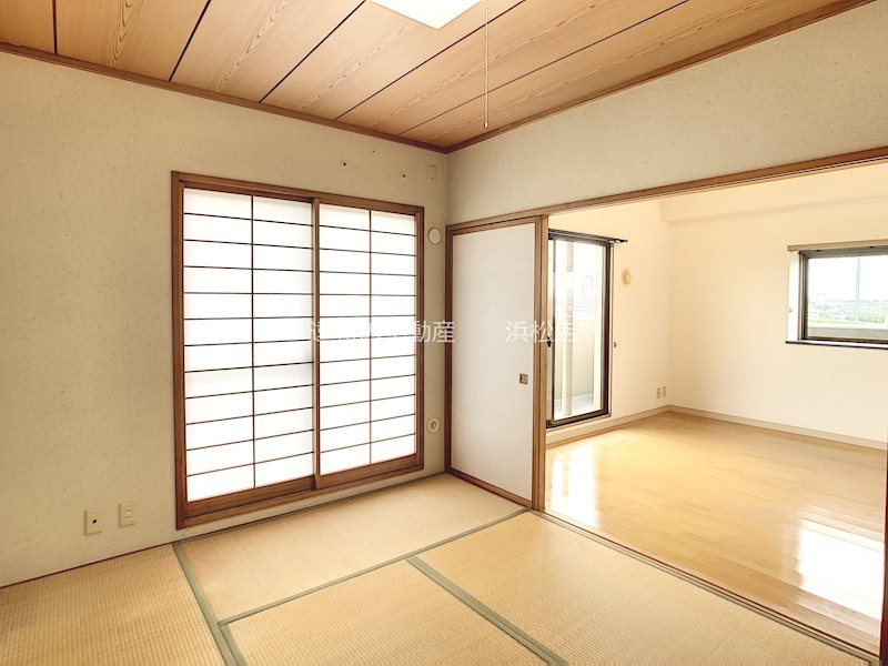 居住中物件につき、同間取の部屋の写真を掲載。当該物件は角部屋ではございません。 藤和ハイタウン上島 その他