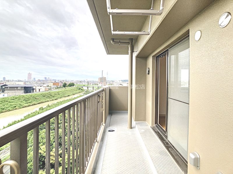 居住中物件につき、同間取の部屋の写真を掲載。当該物件は角部屋ではございません。 藤和ハイタウン上島 その他