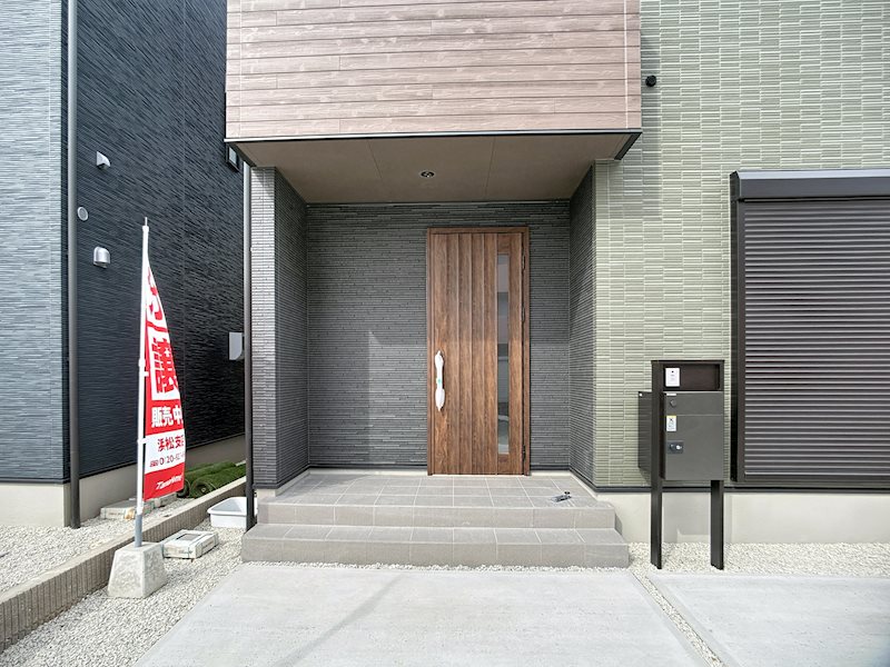 磐田市二之宮東 現地写真（玄関）