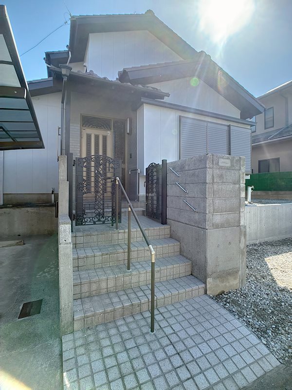 磐田市平間 現地写真（玄関）