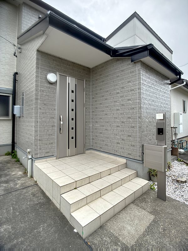 磐田市二之宮 現地写真（玄関）