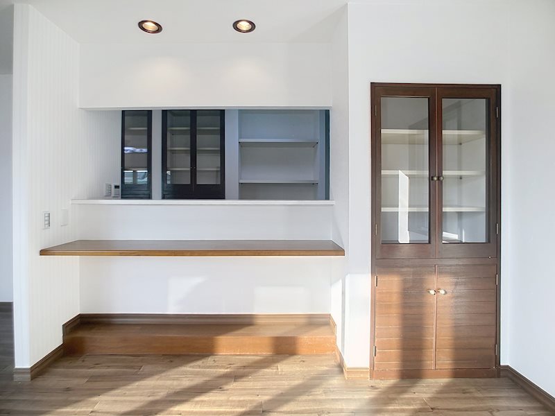 リビング側キッチン カウンターになっています。 その他