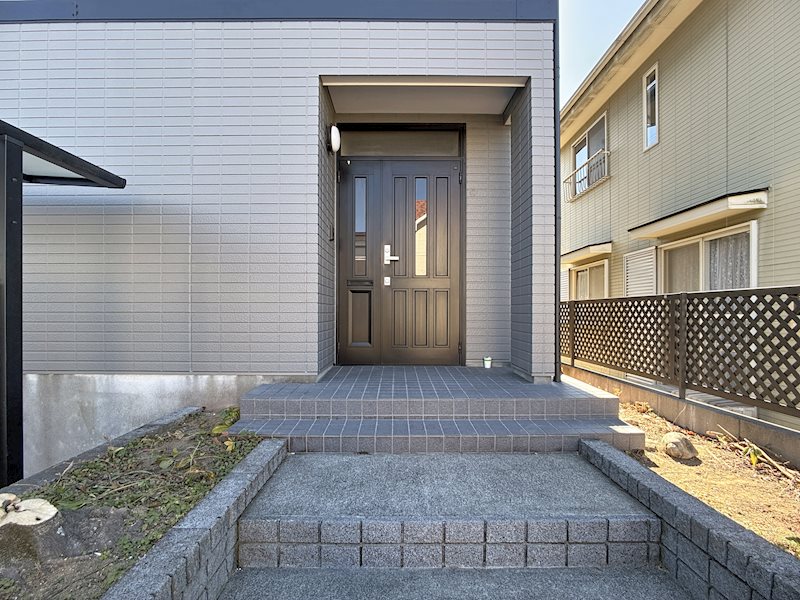浜松市浜名区新都田5丁目 現地写真（玄関）