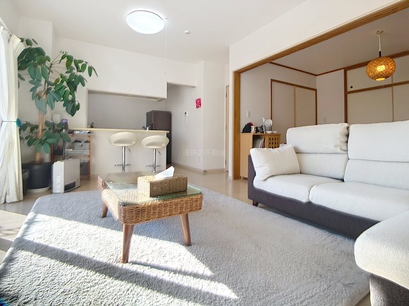 窓からはたくさんの光が入り明るく爽やかな印象に! ディークラディア葵東 その他