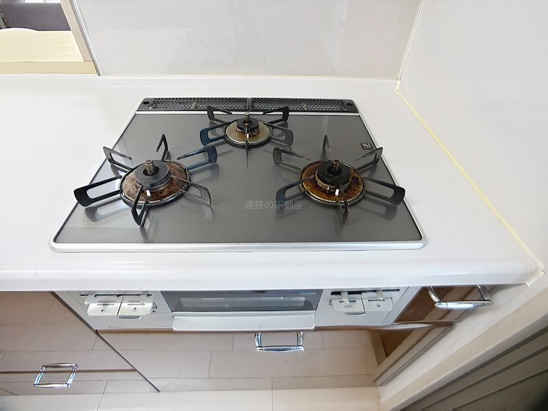 三つ口コンロで一度にたくさんの調理が可能性です! ディークラディア葵東 その他