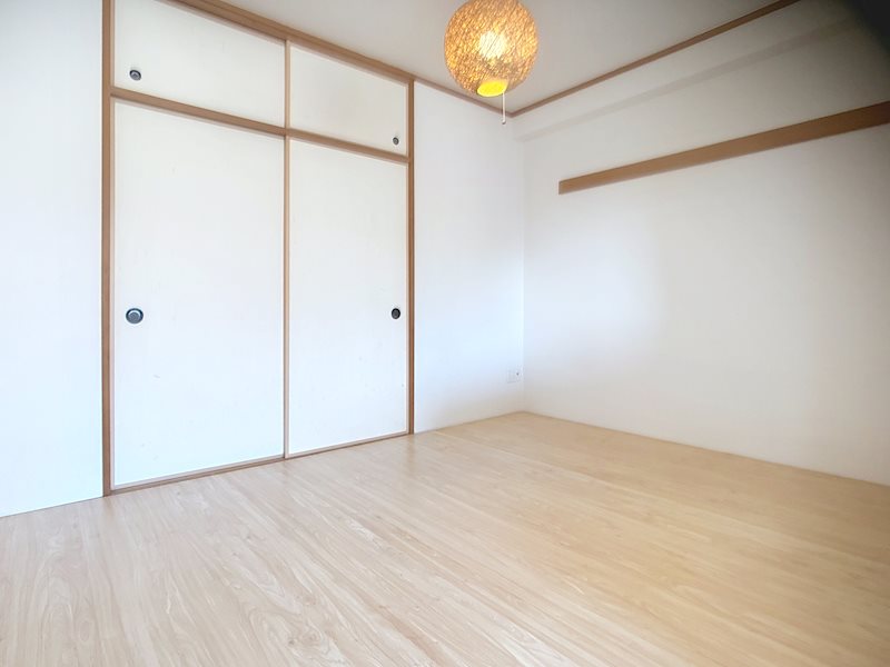 リビング横の和室は客間、趣味の空間にも利用できます。 ディークラディア葵東 その他