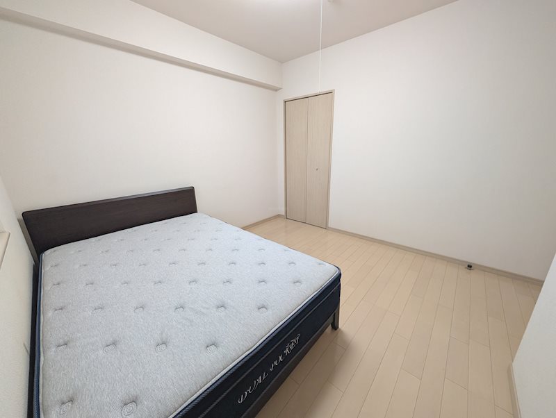 (東側洋室)子供部屋やご夫婦の寝室として利用できるプライベート空間です! ディークラディア葵東 その他